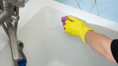 Kylpyamme kiiltää kuin uusi: nopea ja turvallinen puhdistusmenetelmä